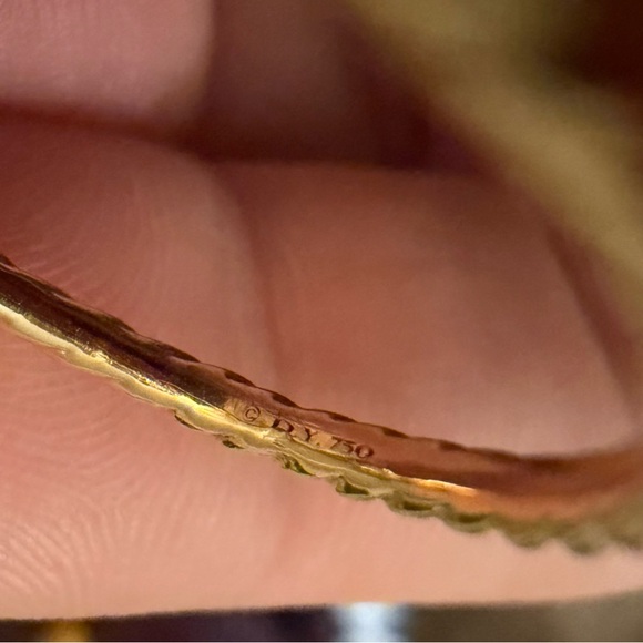 David Yurman Chatelaine® Ring in 18K Yellow Gold with Pavé Diamonds (Garnet) - Picture 6 of 6